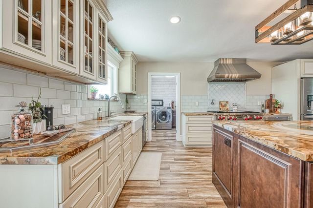 5650 S De Wolf Ave, Fowler, CA 93625