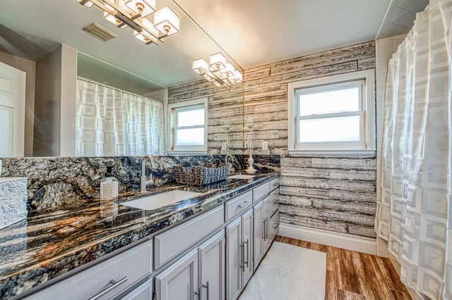 5650 S De Wolf Ave, Fowler, CA 93625