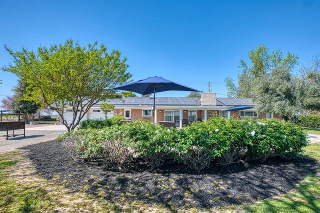 5650 S De Wolf Ave, Fowler, CA 93625