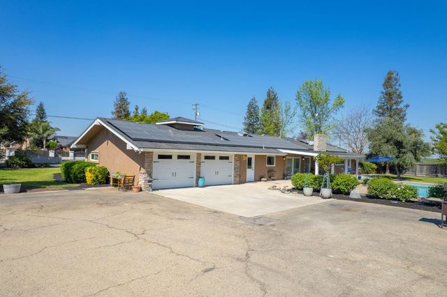 5650 S De Wolf Ave, Fowler, CA 93625