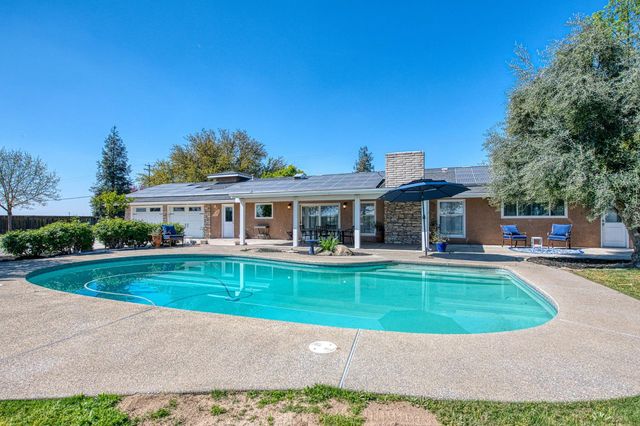 5650 S De Wolf Ave, Fowler, CA 93625