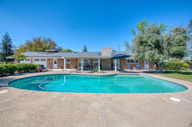 5650 S De Wolf Ave, Fowler, CA 93625