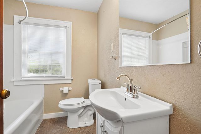 125 Home Park Boulevard, Waterloo, IA 50701