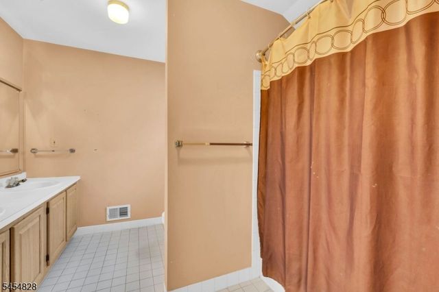 76 Whitehead Road, Bridgewater Twp., NJ 08807