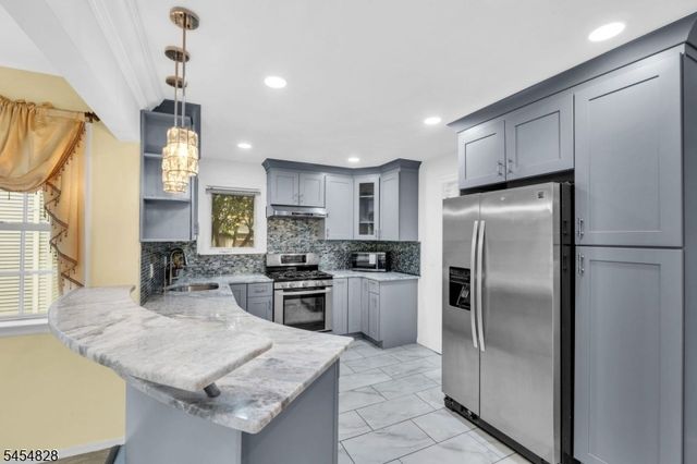 76 Whitehead Road, Bridgewater Twp., NJ 08807