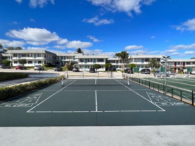 2920 Lake Osborne Drive 103, Lake Worth Beach, FL 33461