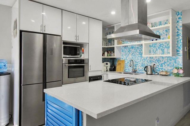 2920 Lake Osborne Drive 103, Lake Worth Beach, FL 33461