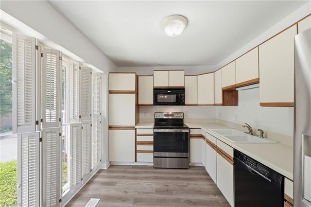 1121 Sherwood Drive 10, Burlington, NC 27215