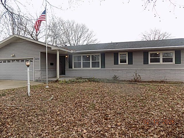 1634 S St Charles Avenue, Springfield, MO 65804