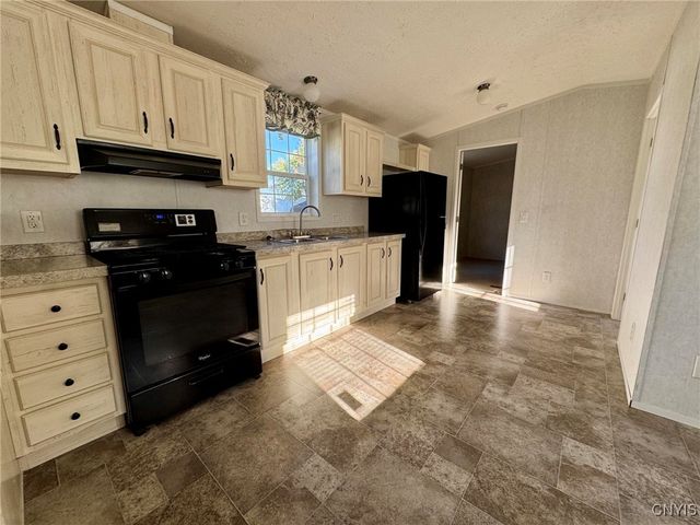 316 Mary St, Frankfort, NY 13340