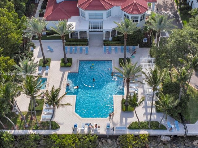 3235 NE 184th Street 11103, Aventura, FL 33160