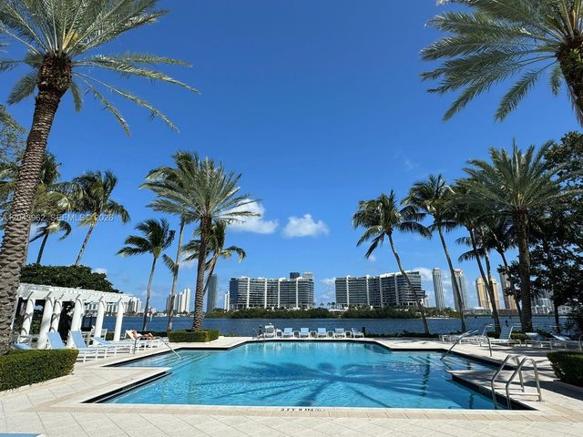 3235 NE 184th Street 11103, Aventura, FL 33160