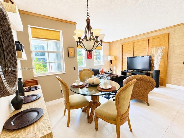3235 NE 184th Street 11103, Aventura, FL 33160