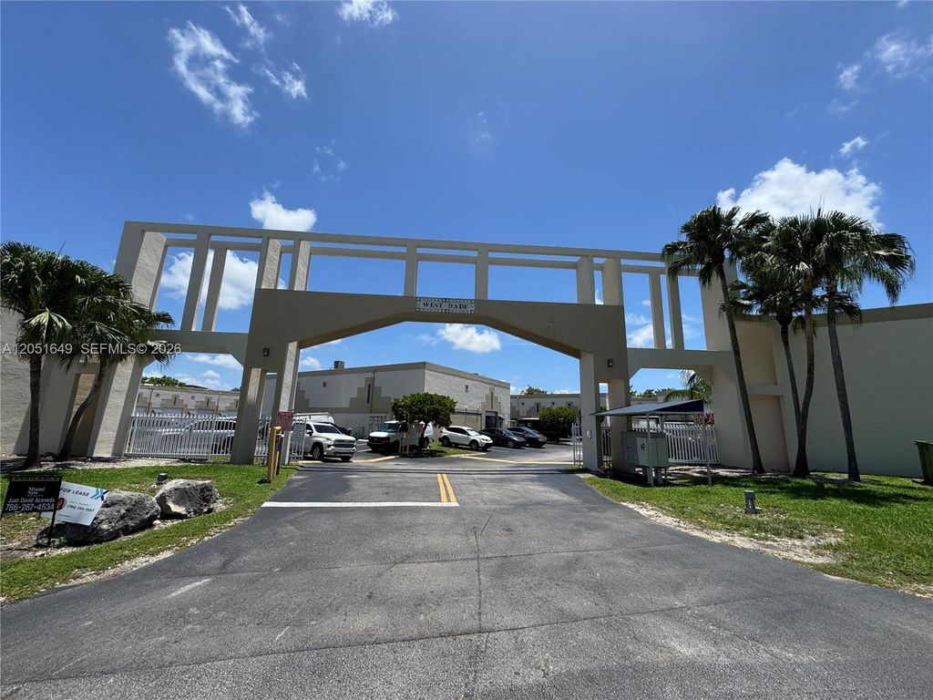 10411 NW 28th St, Doral, FL 33172