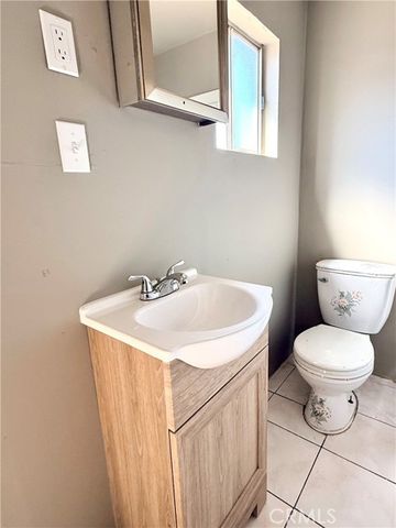 7731 Ferncola Avenue, Sun Valley (los Angeles), CA 91352