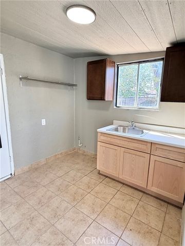 7731 Ferncola Avenue, Sun Valley (los Angeles), CA 91352