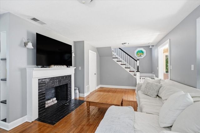 492 State Rd, Plymouth, MA 02360