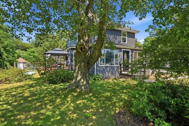 492 State Rd, Plymouth, MA 02360