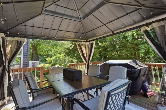 492 State Rd, Plymouth, MA 02360