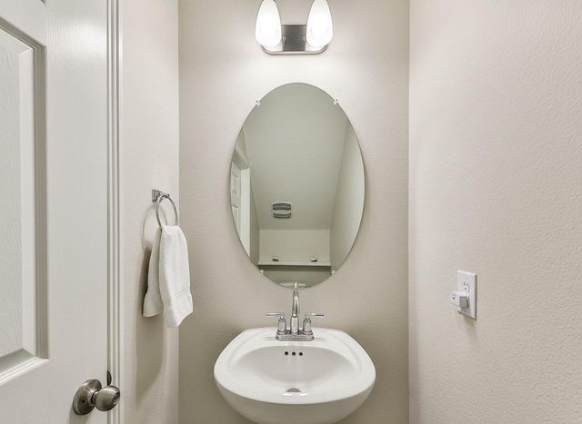 5303 Marsh LN, Buda, TX 78610