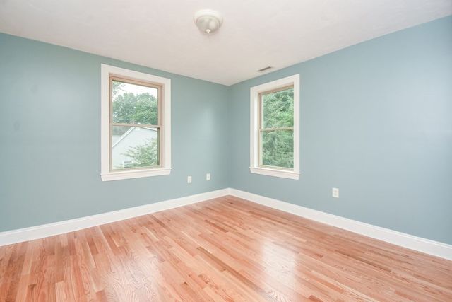 5 Lane Ave, Bedford, MA 01730