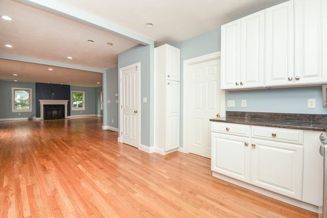 5 Lane Ave, Bedford, MA 01730