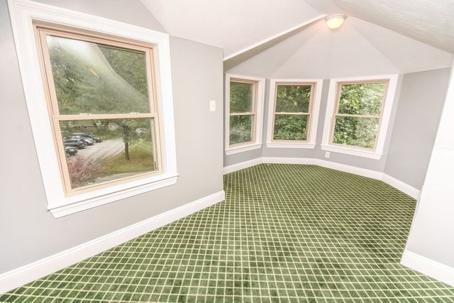 5 Lane Ave, Bedford, MA 01730