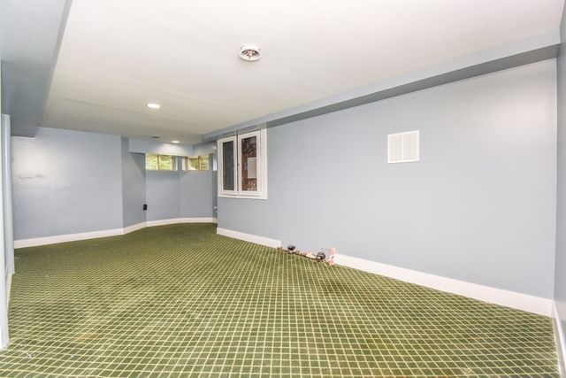 5 Lane Ave, Bedford, MA 01730