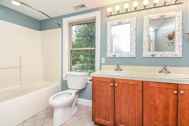 5 Lane Ave, Bedford, MA 01730