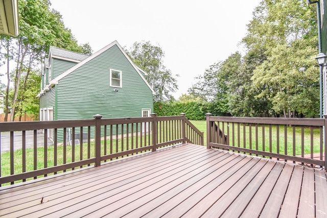 5 Lane Ave, Bedford, MA 01730