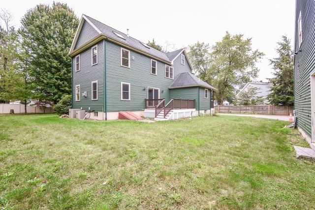 5 Lane Ave, Bedford, MA 01730