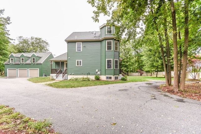 5 Lane Ave, Bedford, MA 01730