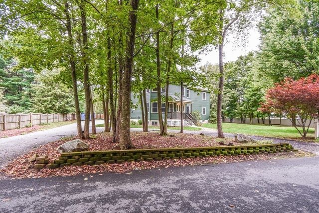 5 Lane Ave, Bedford, MA 01730