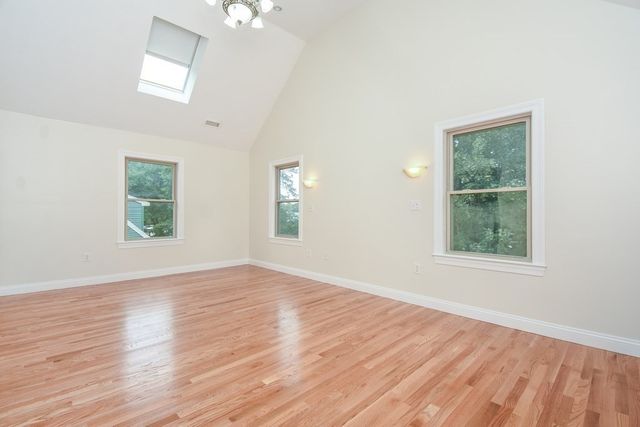 5 Lane Ave, Bedford, MA 01730