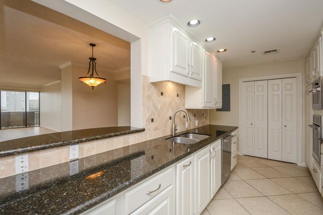 3350 Mccue Road 1302, Houston, TX 77056