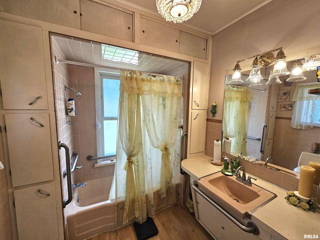 1800 FRANKLIN Avenue, Mt Vernon, IL 62864