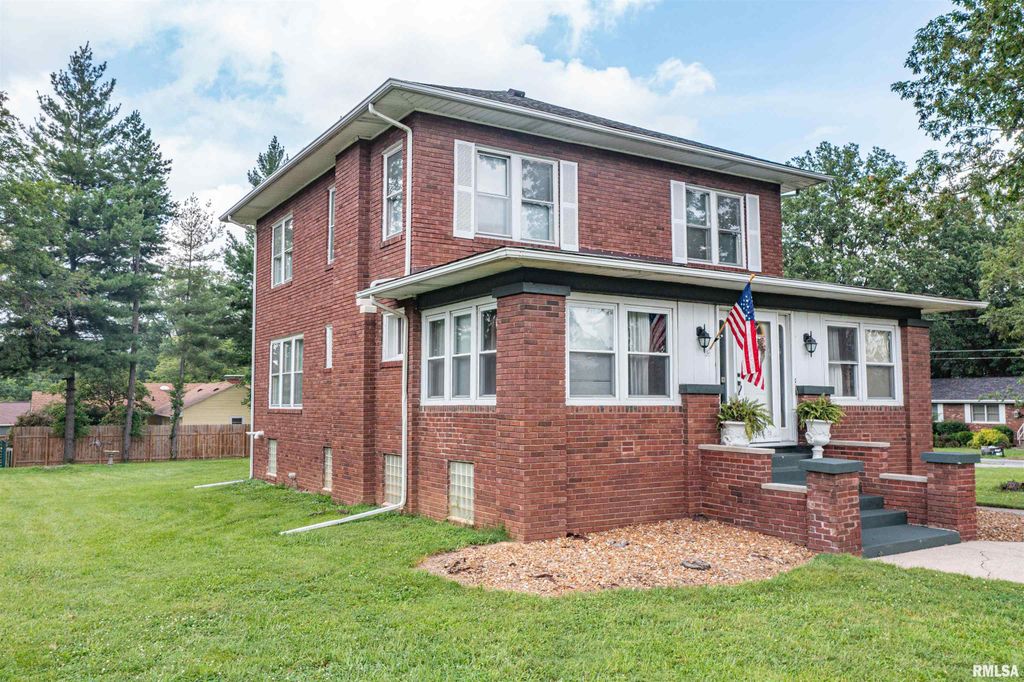 1800 FRANKLIN Avenue, Mt Vernon, IL 62864