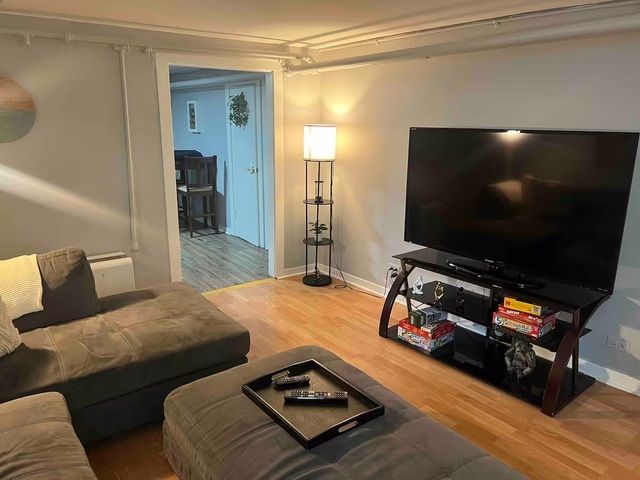 1519 W Granville Avenue Garden, Chicago, IL 60660