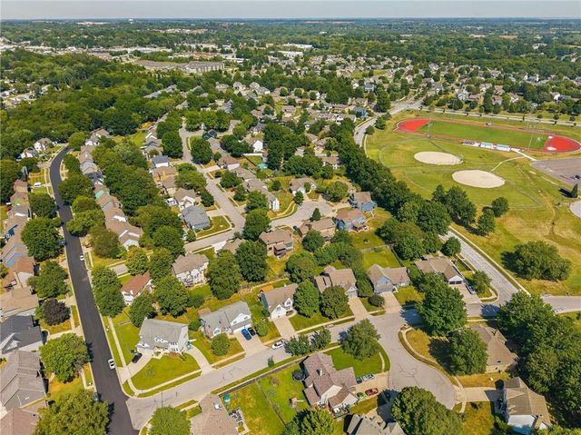 1312 Hillary Drive, Liberty, MO 64068