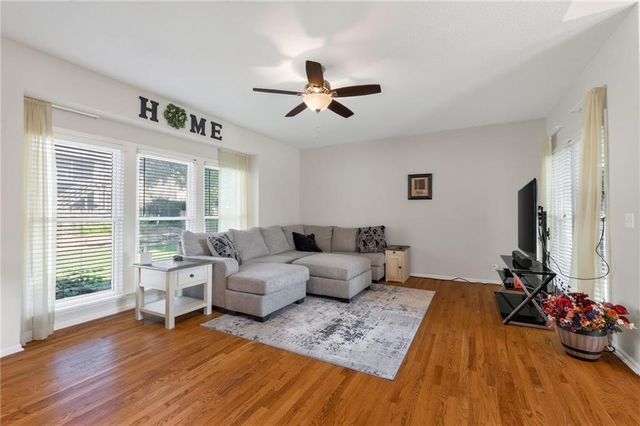 1312 Hillary Drive, Liberty, MO 64068