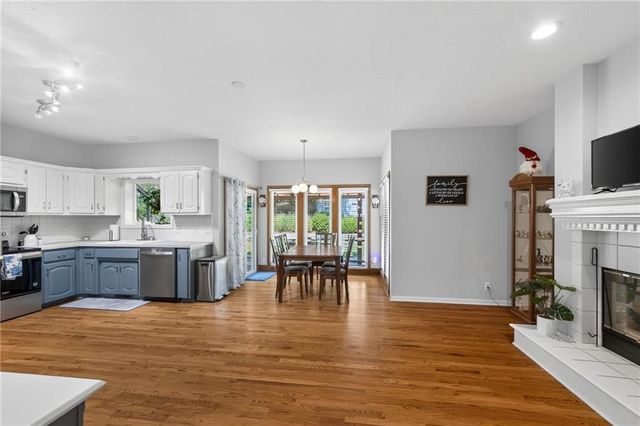 1312 Hillary Drive, Liberty, MO 64068