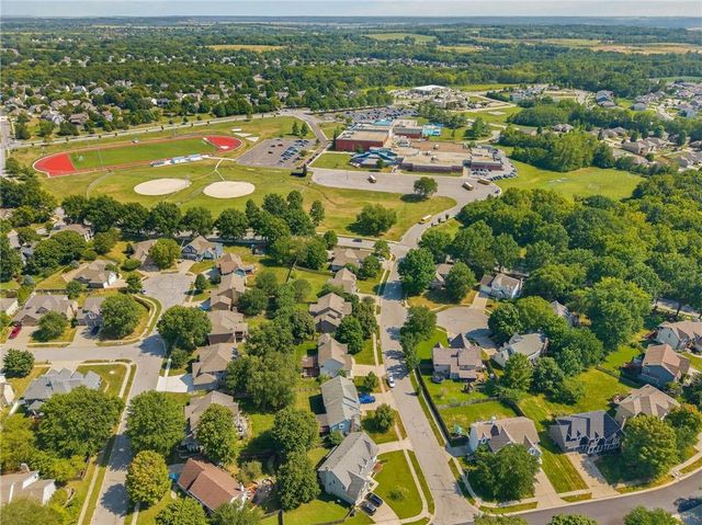 1312 Hillary Drive, Liberty, MO 64068