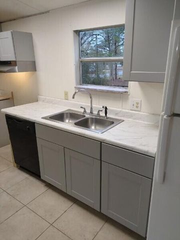 63 W Oleander Avenue, Defuniak Springs, FL 32433