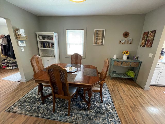 2735 E Elm Street, Des Moines, IA 50317
