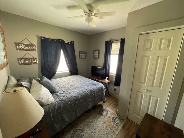 2735 E Elm Street, Des Moines, IA 50317