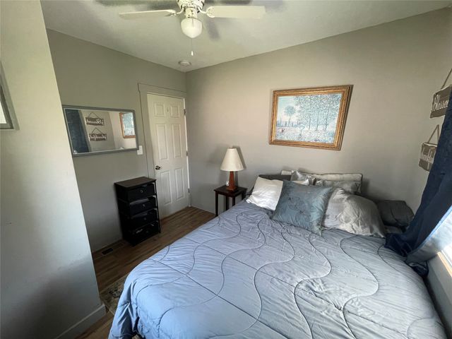 2735 E Elm Street, Des Moines, IA 50317