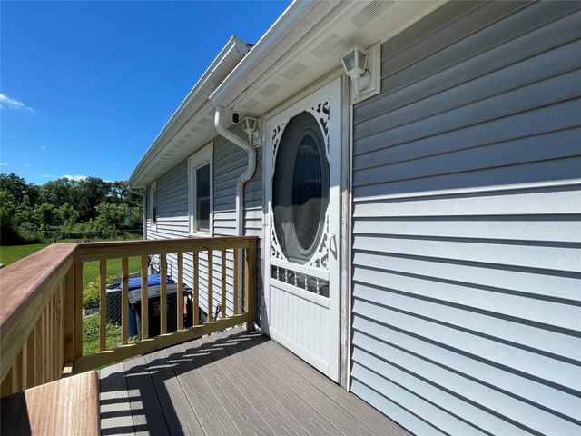 2735 E Elm Street, Des Moines, IA 50317