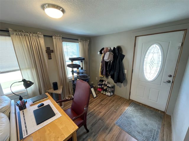 2735 E Elm Street, Des Moines, IA 50317