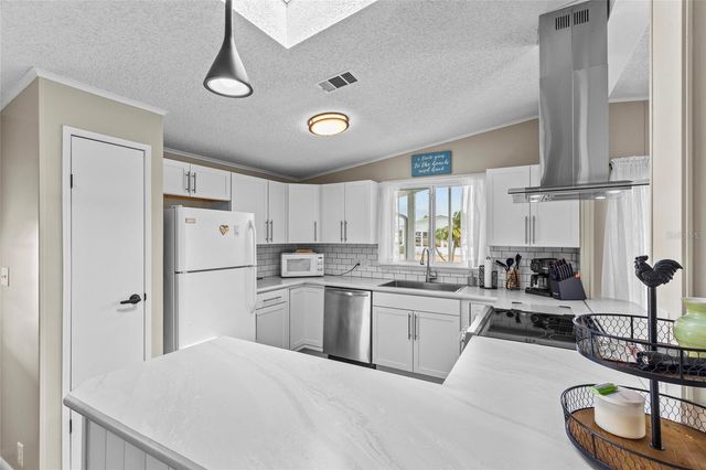 611 LA JOLLA CIRCLE, North Port, FL 34287