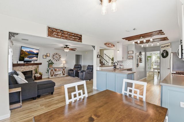 6621 Blue Hollow Lane, Dickinson, TX 77539